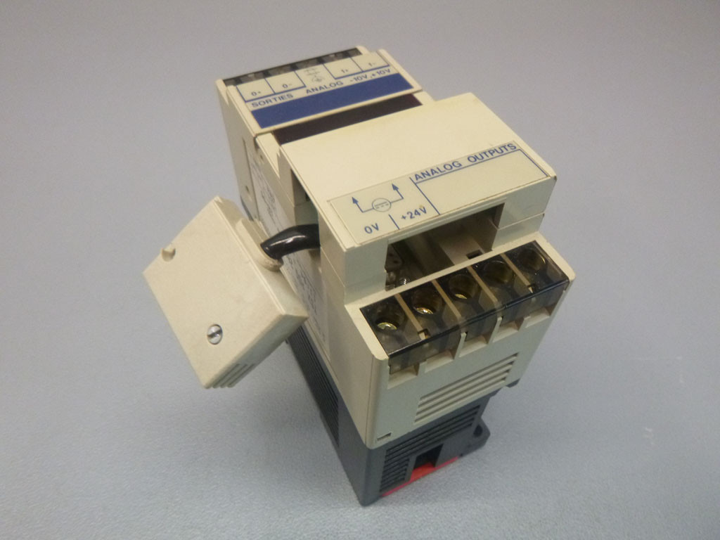 TÉLÉMÉCANIQUE  TSXASG2000