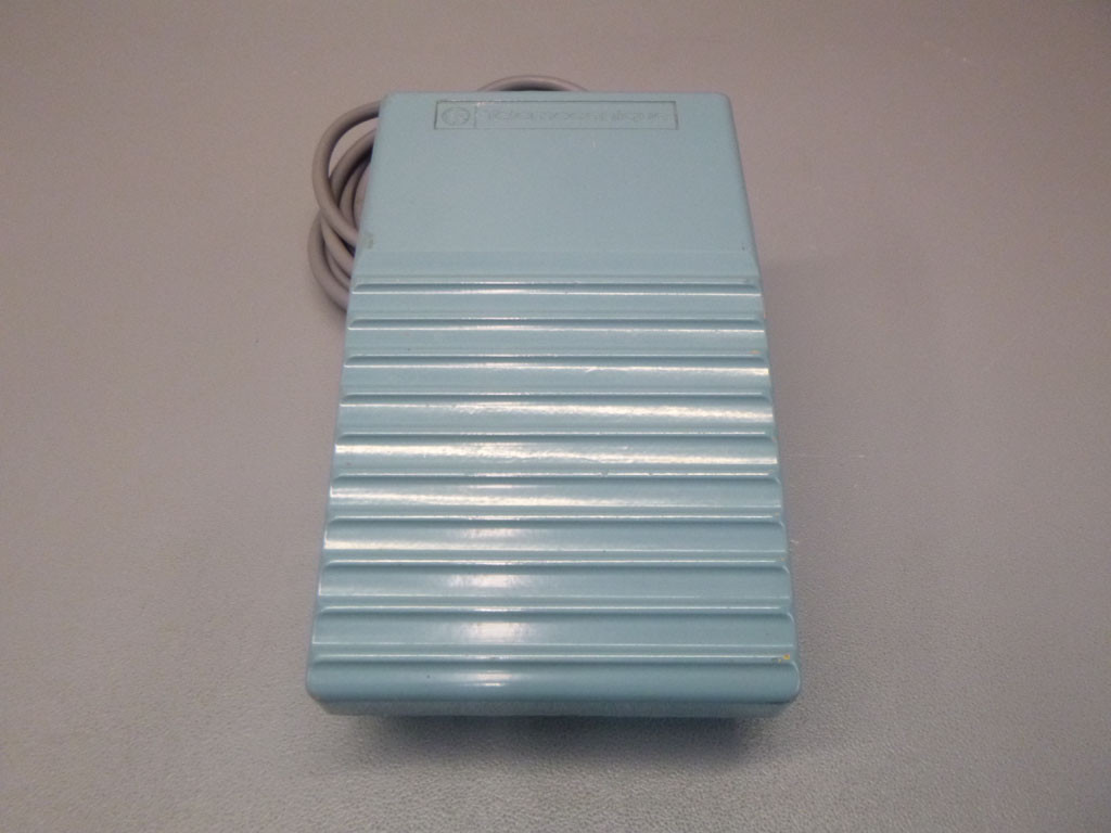 TÉLÉMÉCANIQUE  XPE-M211