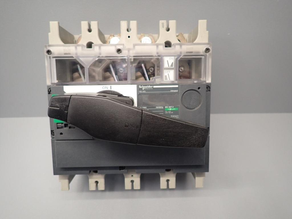 SCHNEIDER  INV400