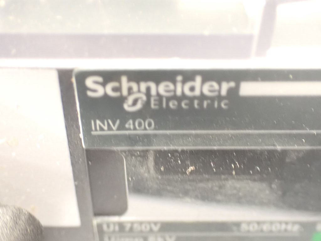 SCHNEIDER  INV400