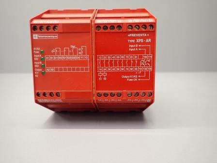 TÉLÉMÉCANIQUE  XPS-AR311144