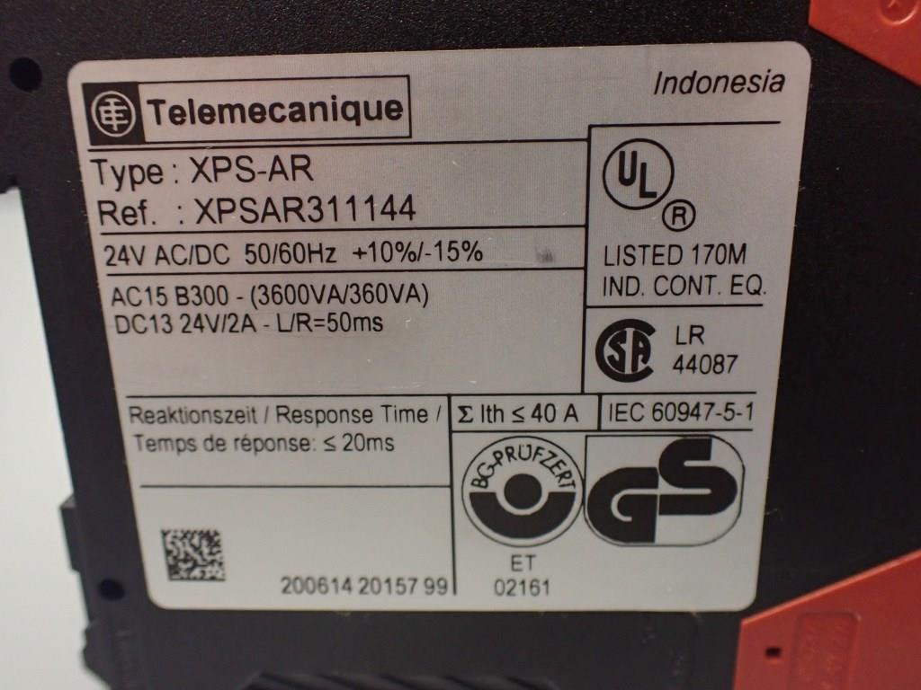 TÉLÉMÉCANIQUE  XPS-AR311144