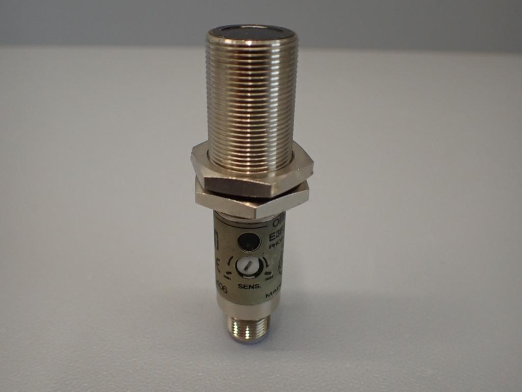 OMRON E3F2-DS30B4-M1-M