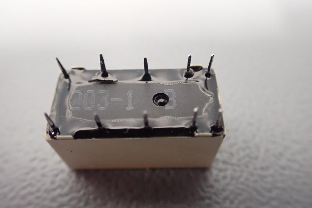 SIEMENS V23042-B2203-B101