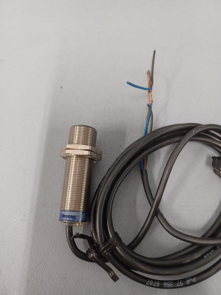 TÉLÉMÉCANIQUE  XS1M18PA370