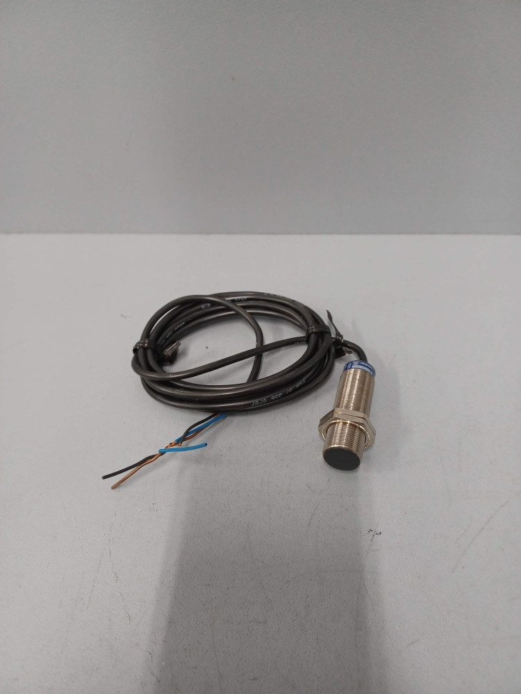 TÉLÉMÉCANIQUE  XS1M18PA370