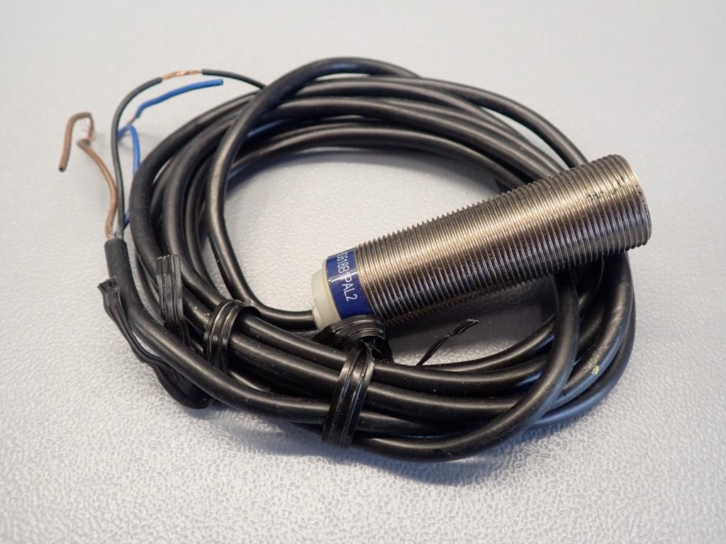 TÉLÉMÉCANIQUE  XS618B1PAL2