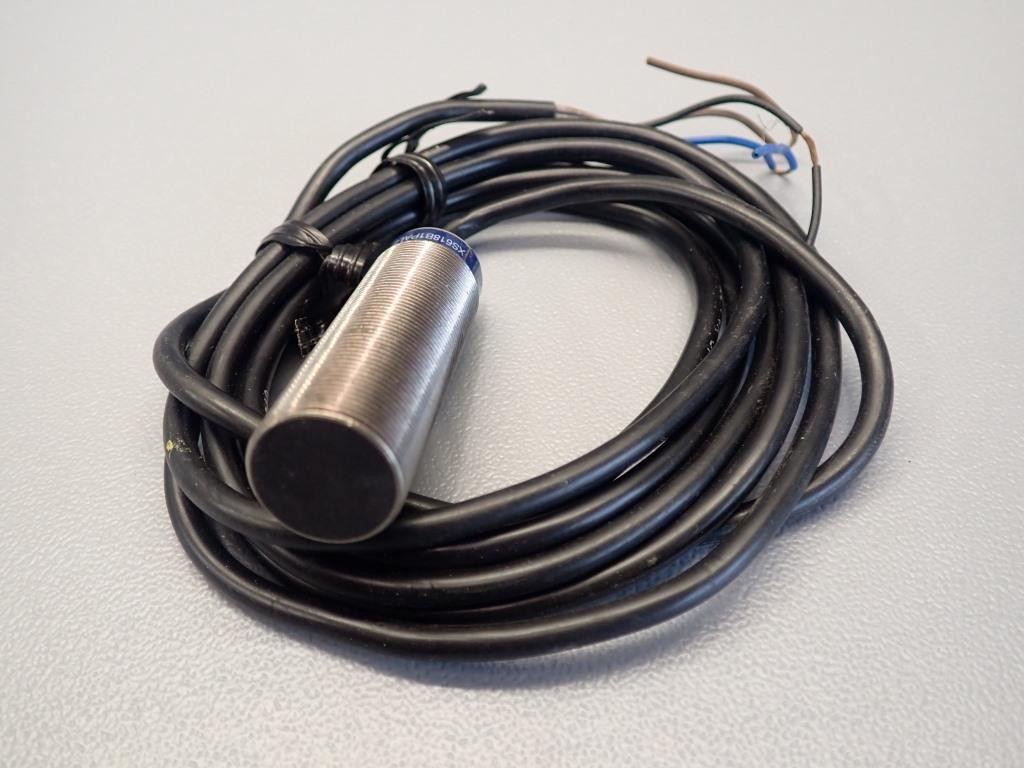 TÉLÉMÉCANIQUE  XS618B1PAL2