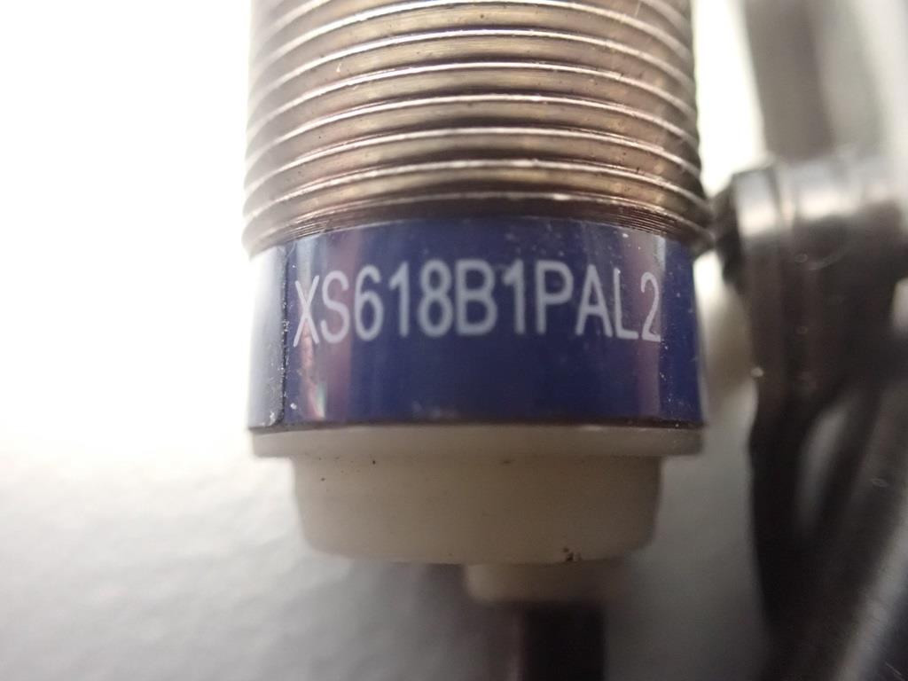 TÉLÉMÉCANIQUE  XS618B1PAL2