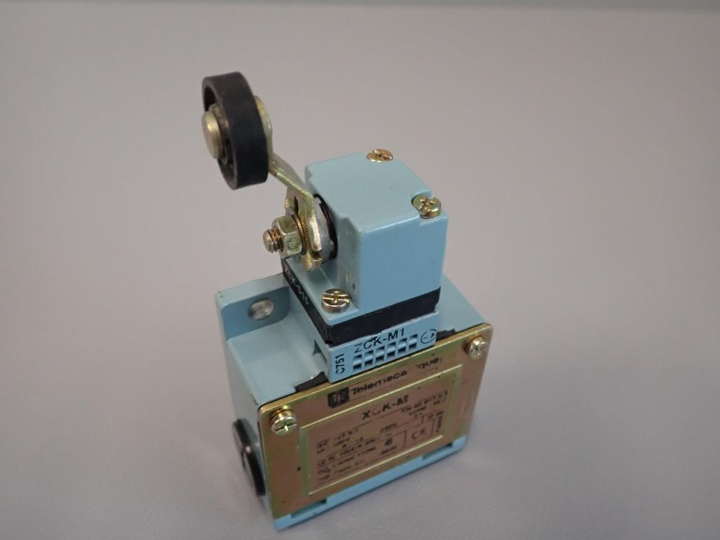 TÉLÉMÉCANIQUE  XCK-M1