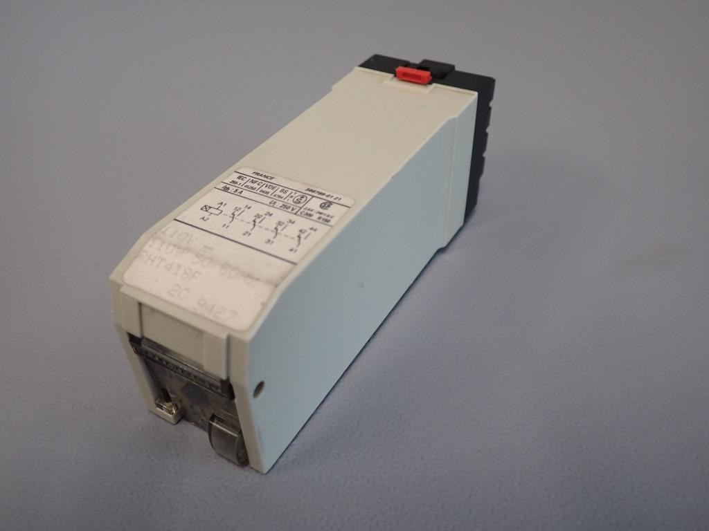 TÉLÉMÉCANIQUE  RHT418F