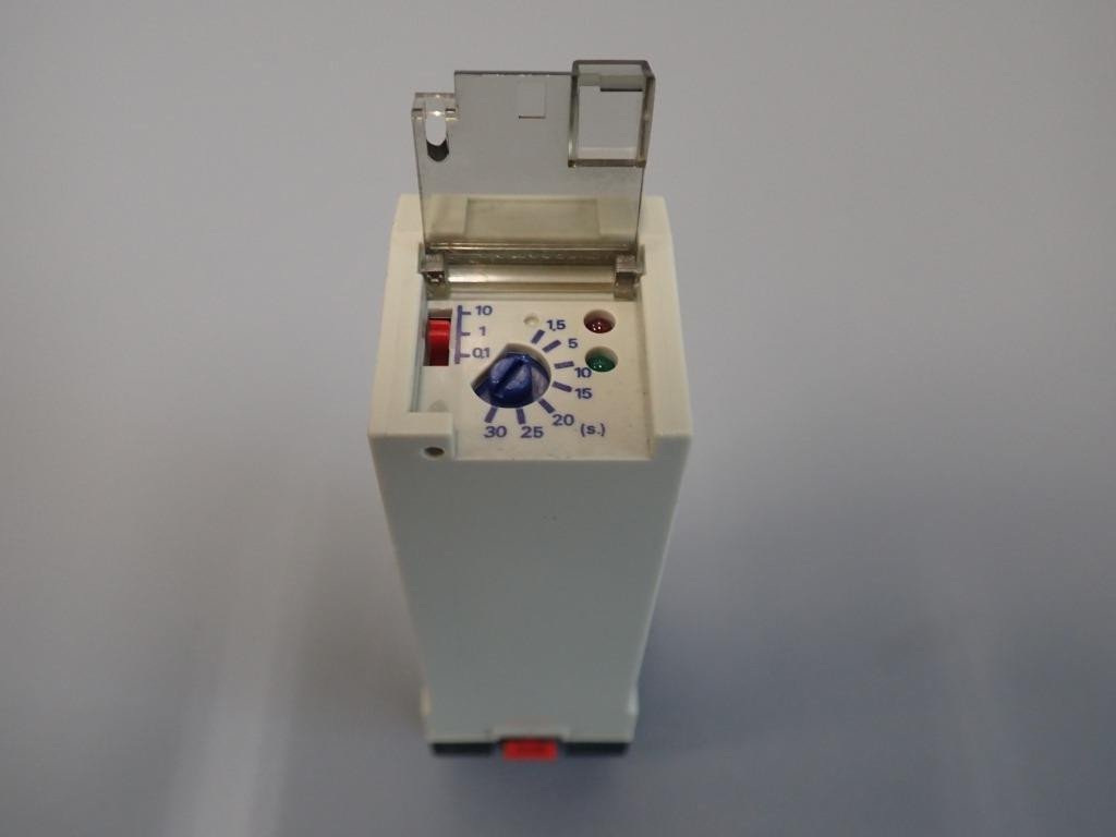 TÉLÉMÉCANIQUE  RHT418F