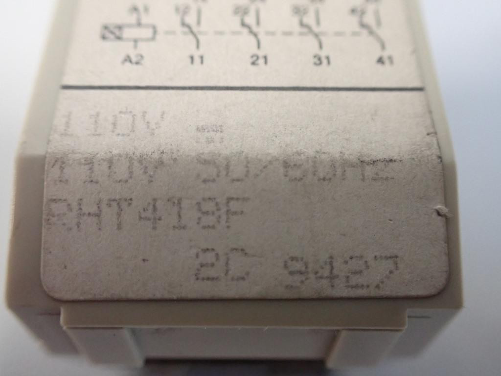 TÉLÉMÉCANIQUE  RHT418F