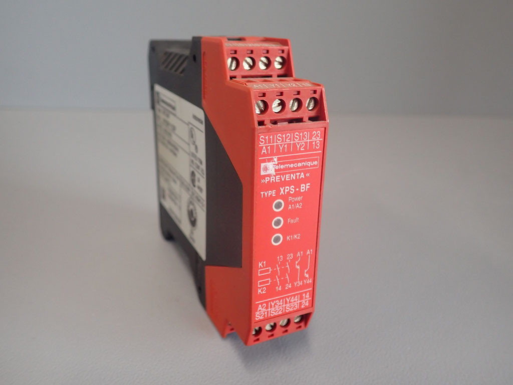 TÉLÉMÉCANIQUE  XPS-BF1132P