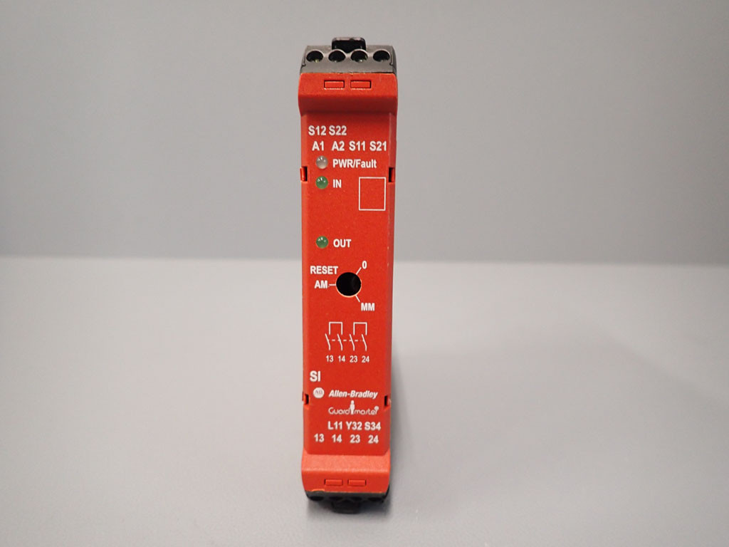 ALLEN-BRADLEY 440R-S12R2