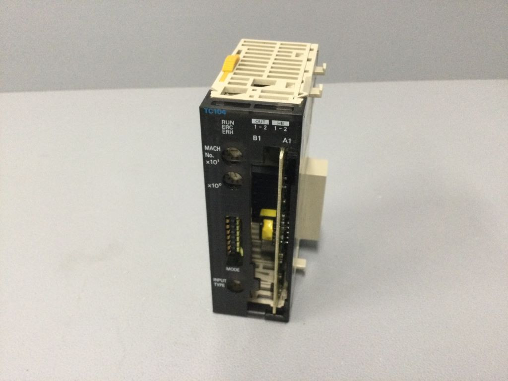 OMRON CJ1W-TC104