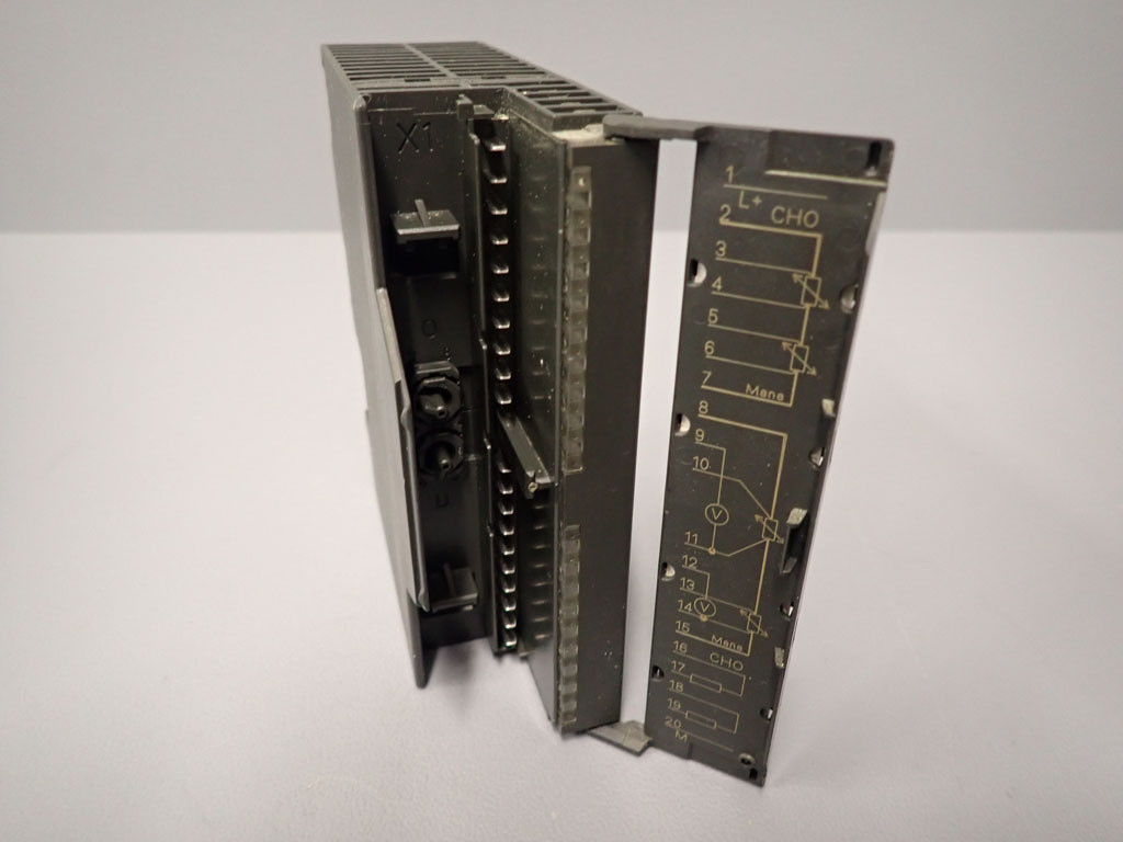 SIEMENS  6ES7334-0KE00-0AB0