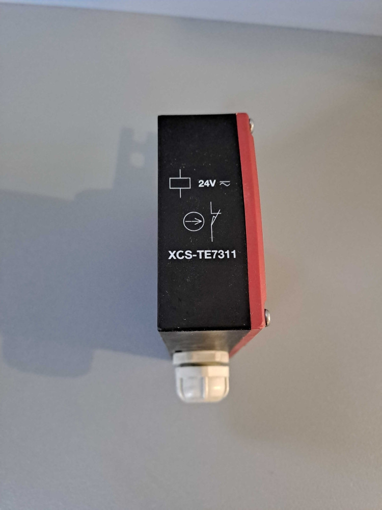 TÉLÉMÉCANIQUE  XCS-TE7311