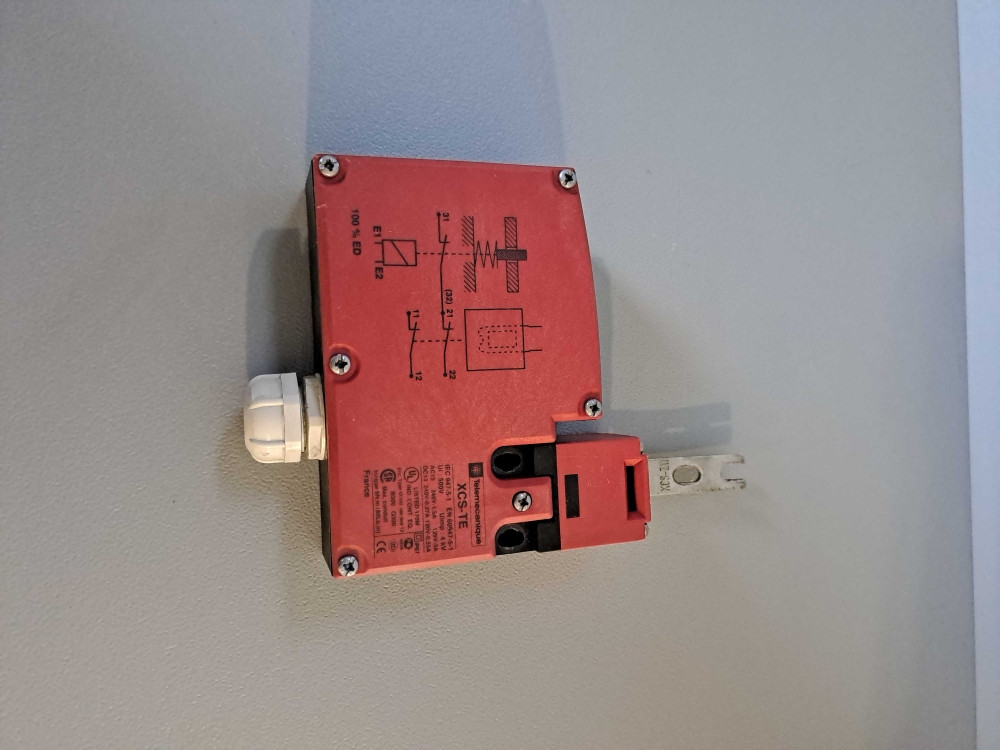 TÉLÉMÉCANIQUE  XCS-TE7311