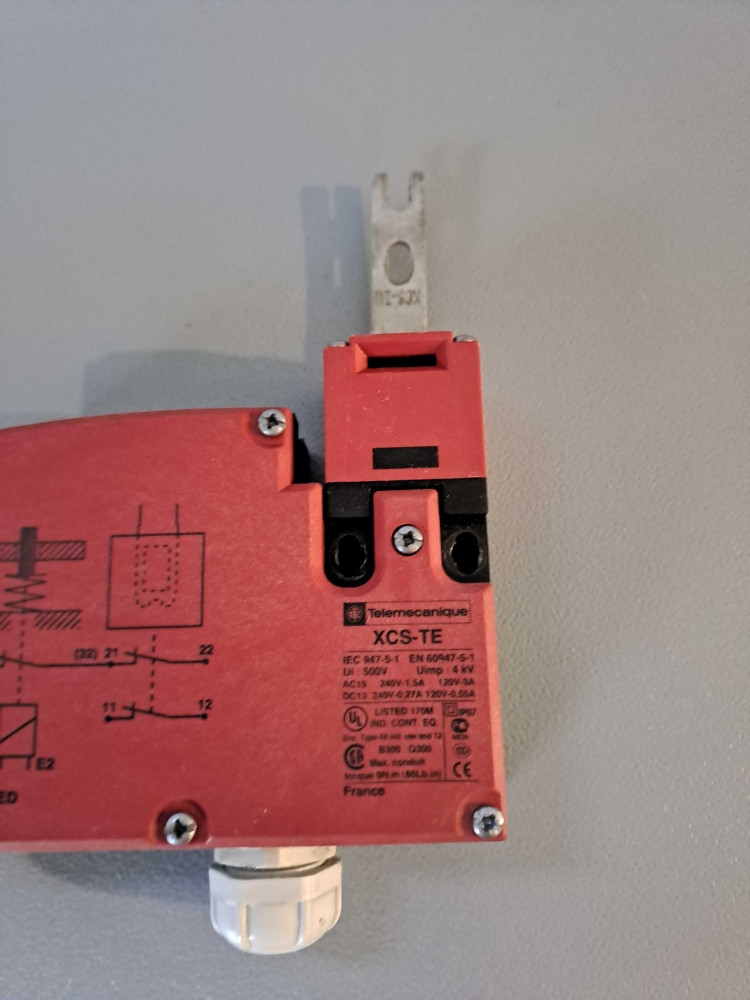 TÉLÉMÉCANIQUE  XCS-TE7311