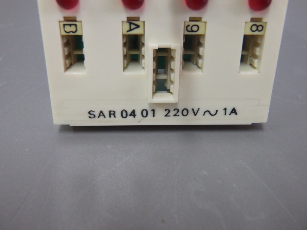 TÉLÉMÉCANIQUE  SAR0401220VAC1A