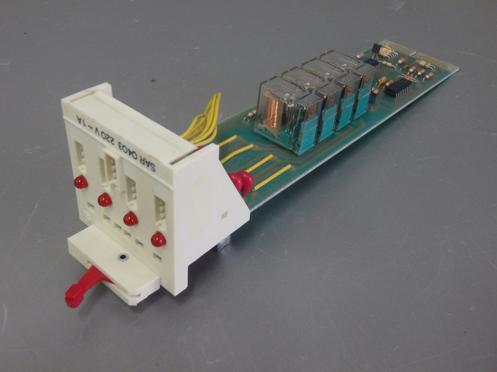 TÉLÉMÉCANIQUE  SAR0403220V1A