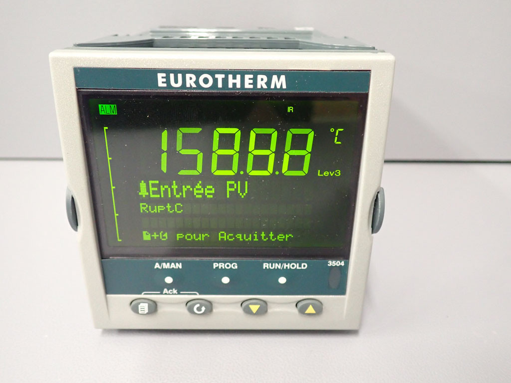 EUROTHERM 3504/CC/VH/1/XX/10/1/XXX/S