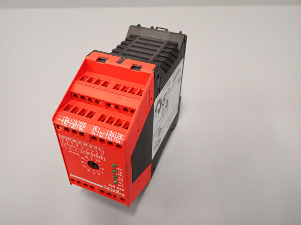 SCHNEIDER  XPS-ATE3710