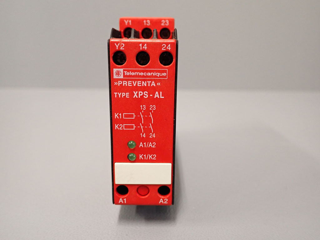 TÉLÉMÉCANIQUE  XPS-AL3710