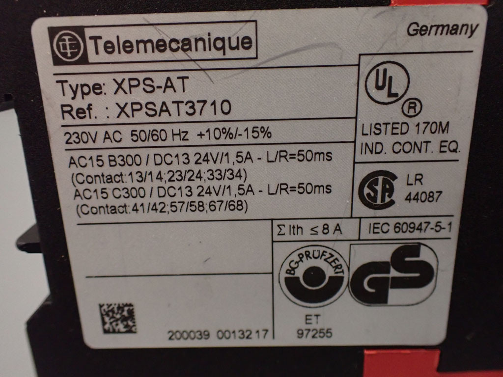 TÉLÉMÉCANIQUE  XPS-AT3710