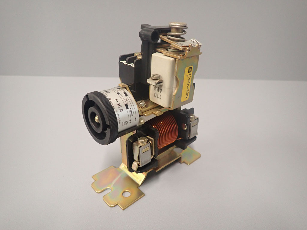 TÉLÉMÉCANIQUE  RM1-XA