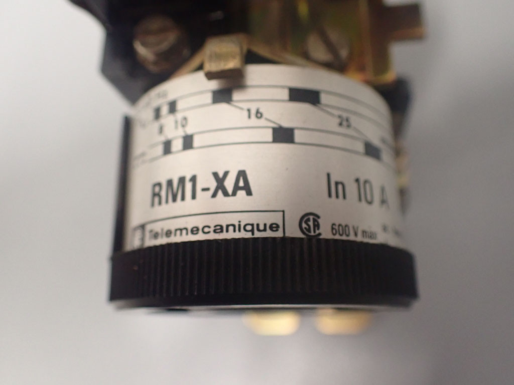 TÉLÉMÉCANIQUE  RM1-XA