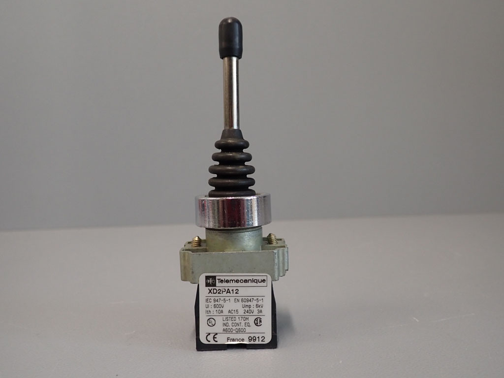 TÉLÉMÉCANIQUE  XD2PA12