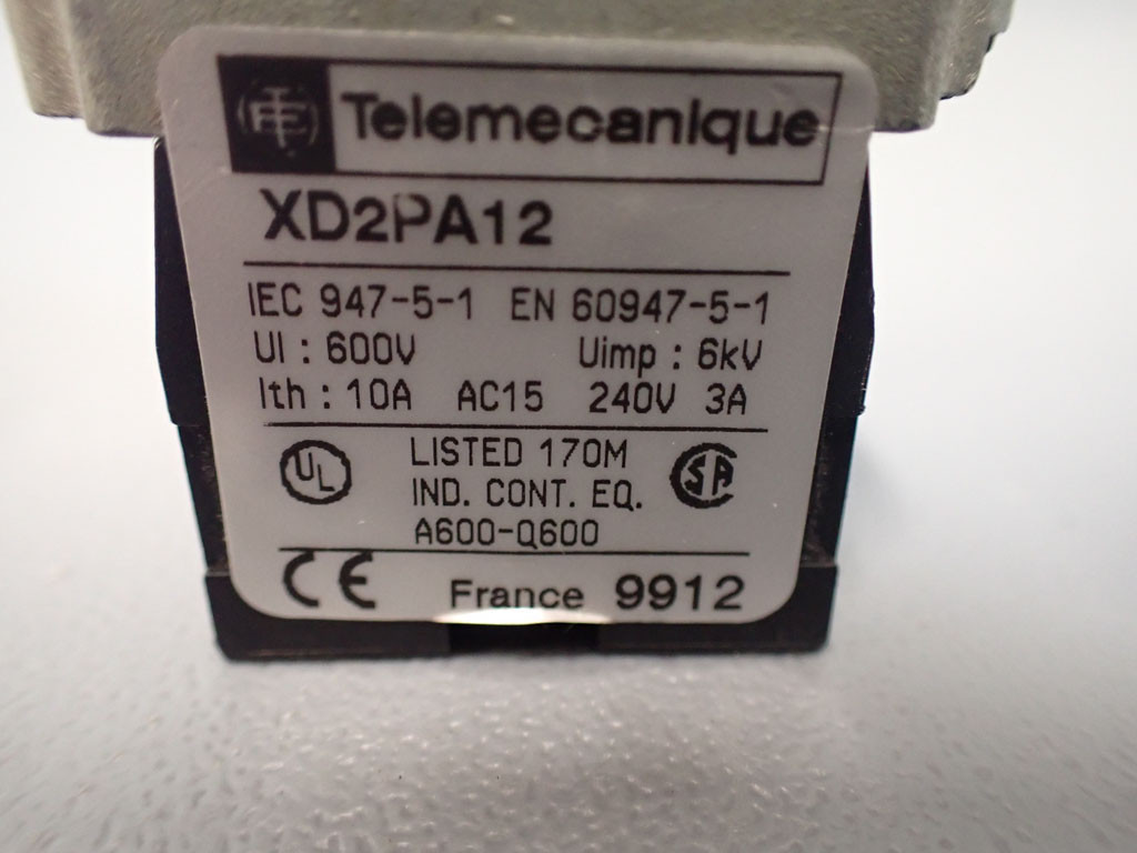 TÉLÉMÉCANIQUE  XD2PA12