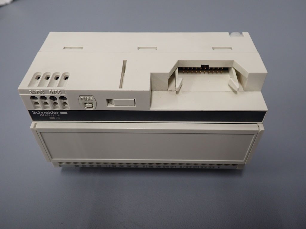 TÉLÉMÉCANIQUE  ABE7-E16SRM20