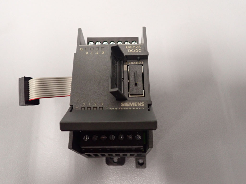 SIEMENS  6ES7223-1BF22-0AX0