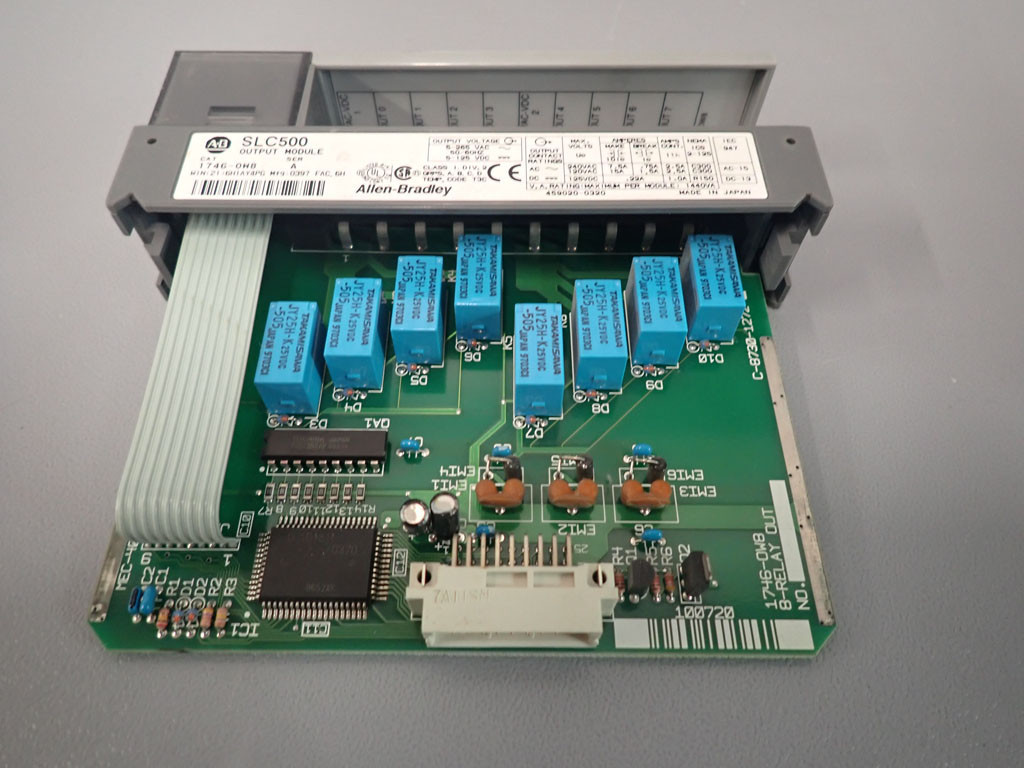 ALLEN-BRADLEY 1746-OW8