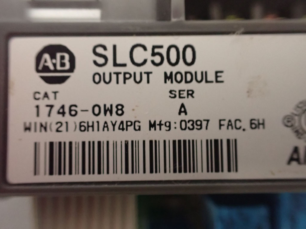 ALLEN-BRADLEY 1746-OW8