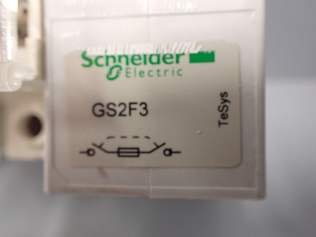 SCHNEIDER  GS2F3