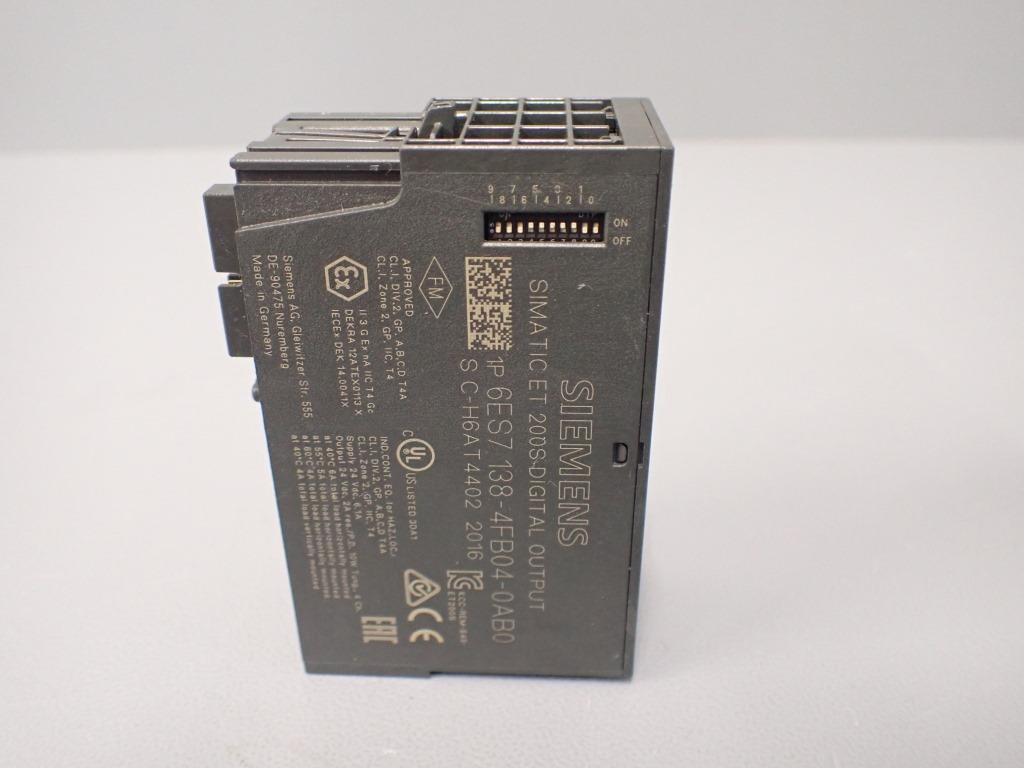 SIEMENS  6ES7138-4FB04-0AB0