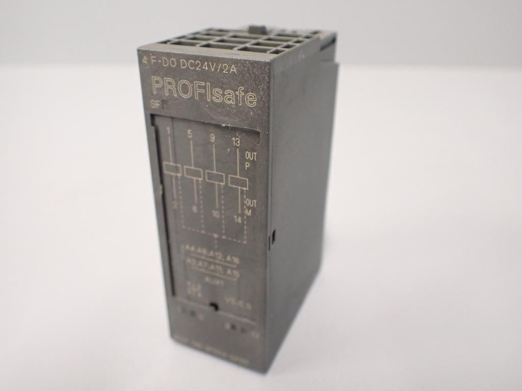 SIEMENS  6ES7138-4FB04-0AB0