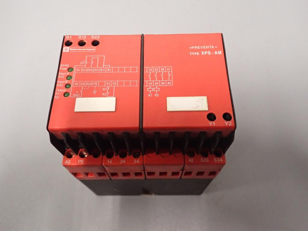 TÉLÉMÉCANIQUE  XPS-AM3440