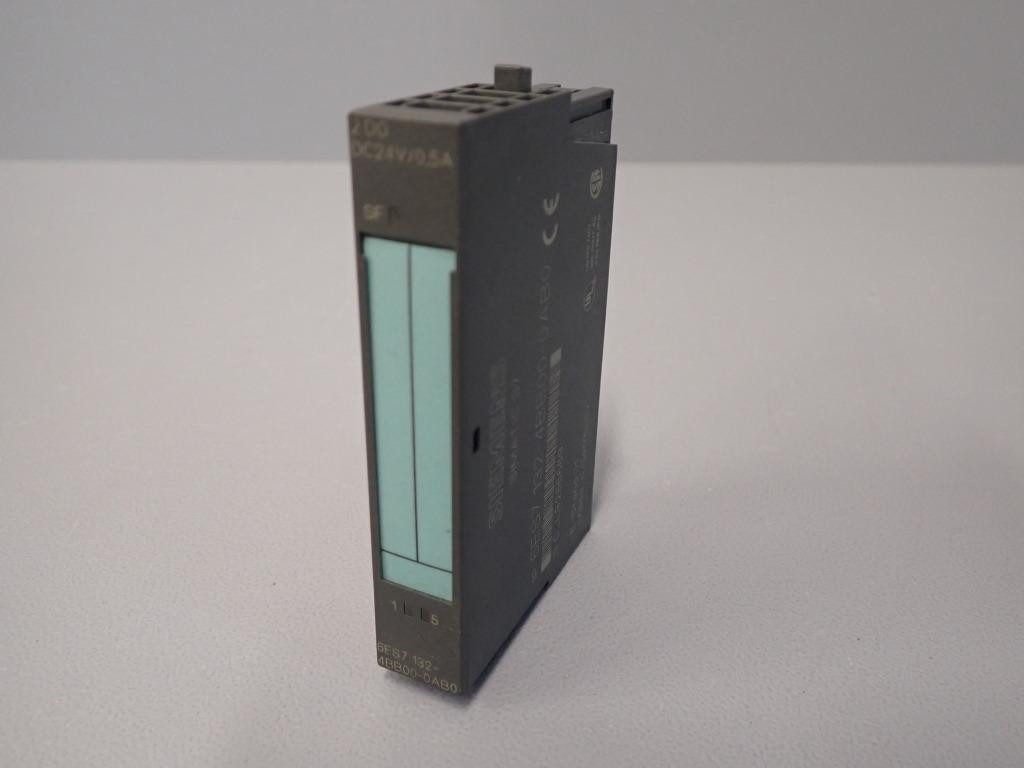SIEMENS 6ES7132-4BB00-0AB0