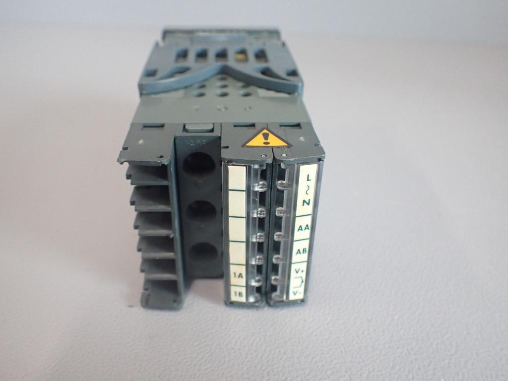 EUROTHERM 2116I/AL/VH/FRA/FH/Z/0/100/C