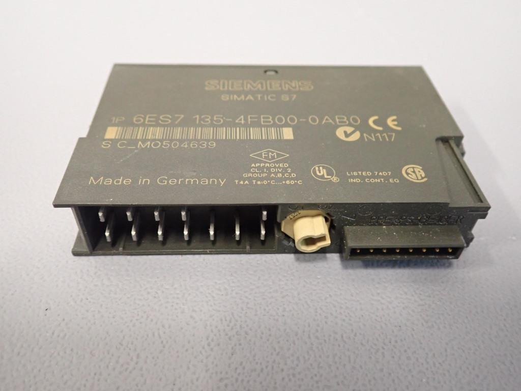 SIEMENS 6ES7135-4FB00-0AB0