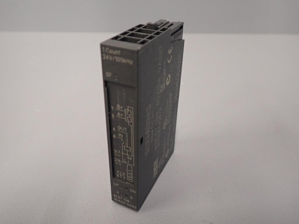 SIEMENS  6ES7138-4DA04-0AB0