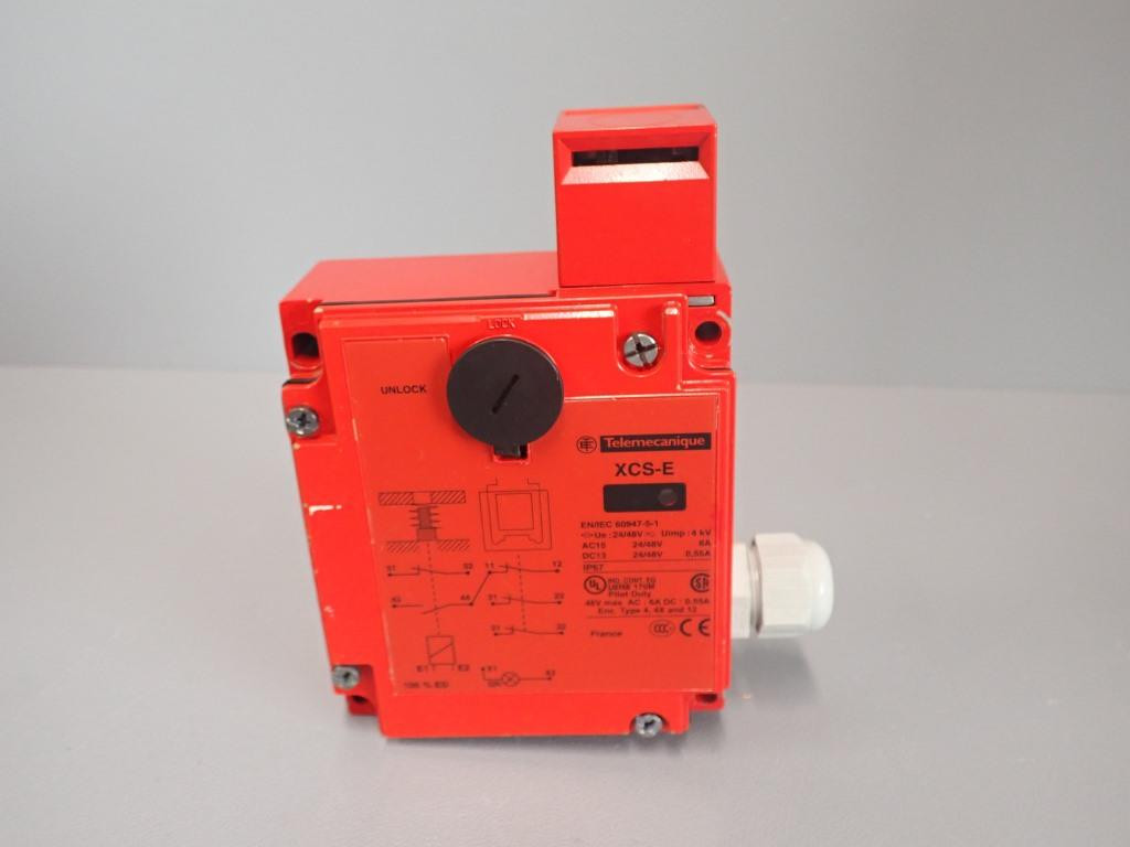 TÉLÉMÉCANIQUE  XCSE8511