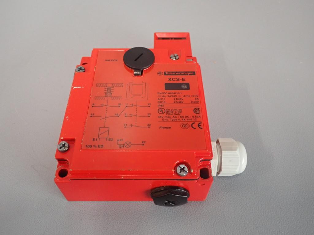 TÉLÉMÉCANIQUE  XCSE8511