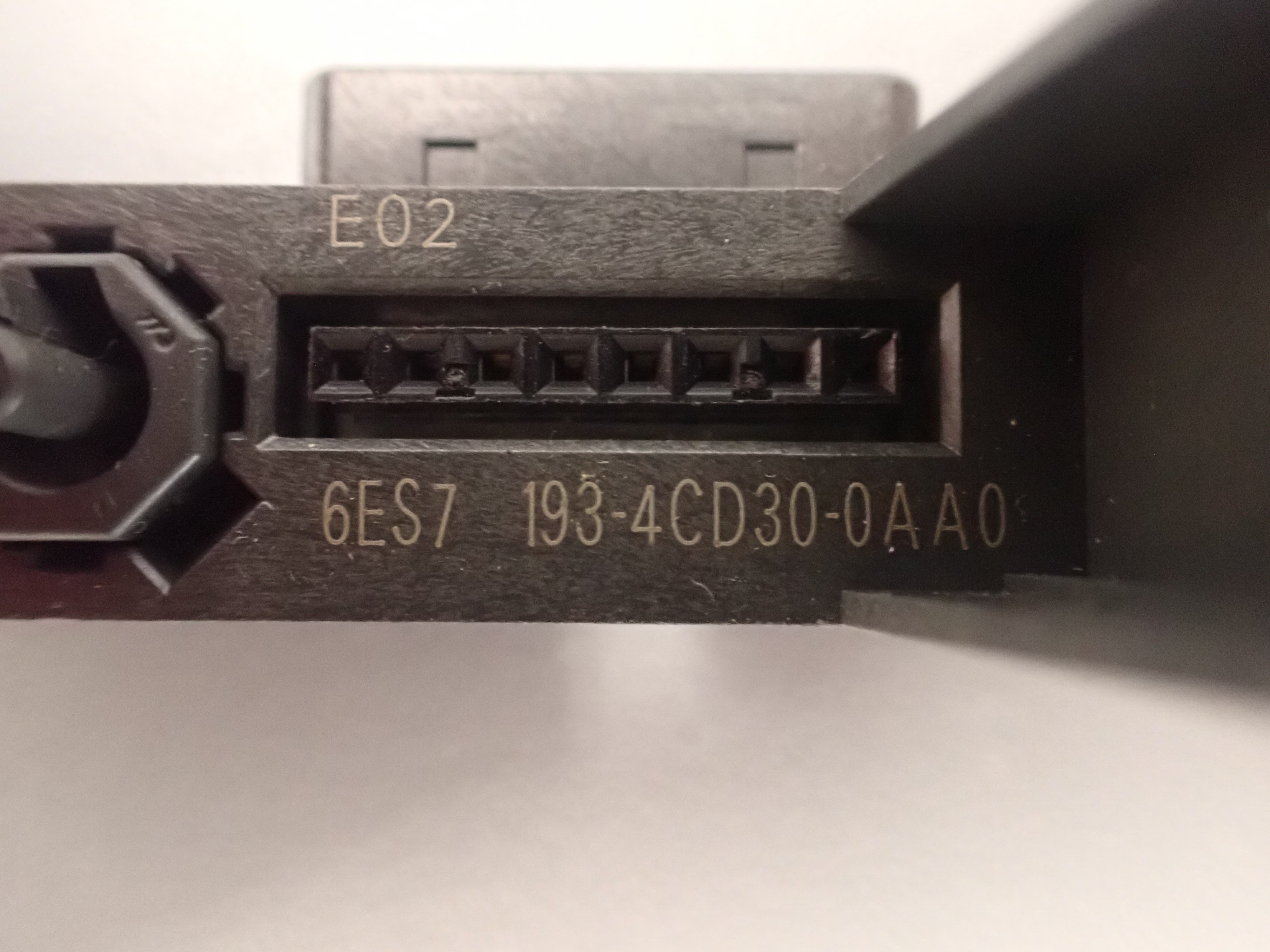 SIEMENS  6ES7193-4CD30-0AA0