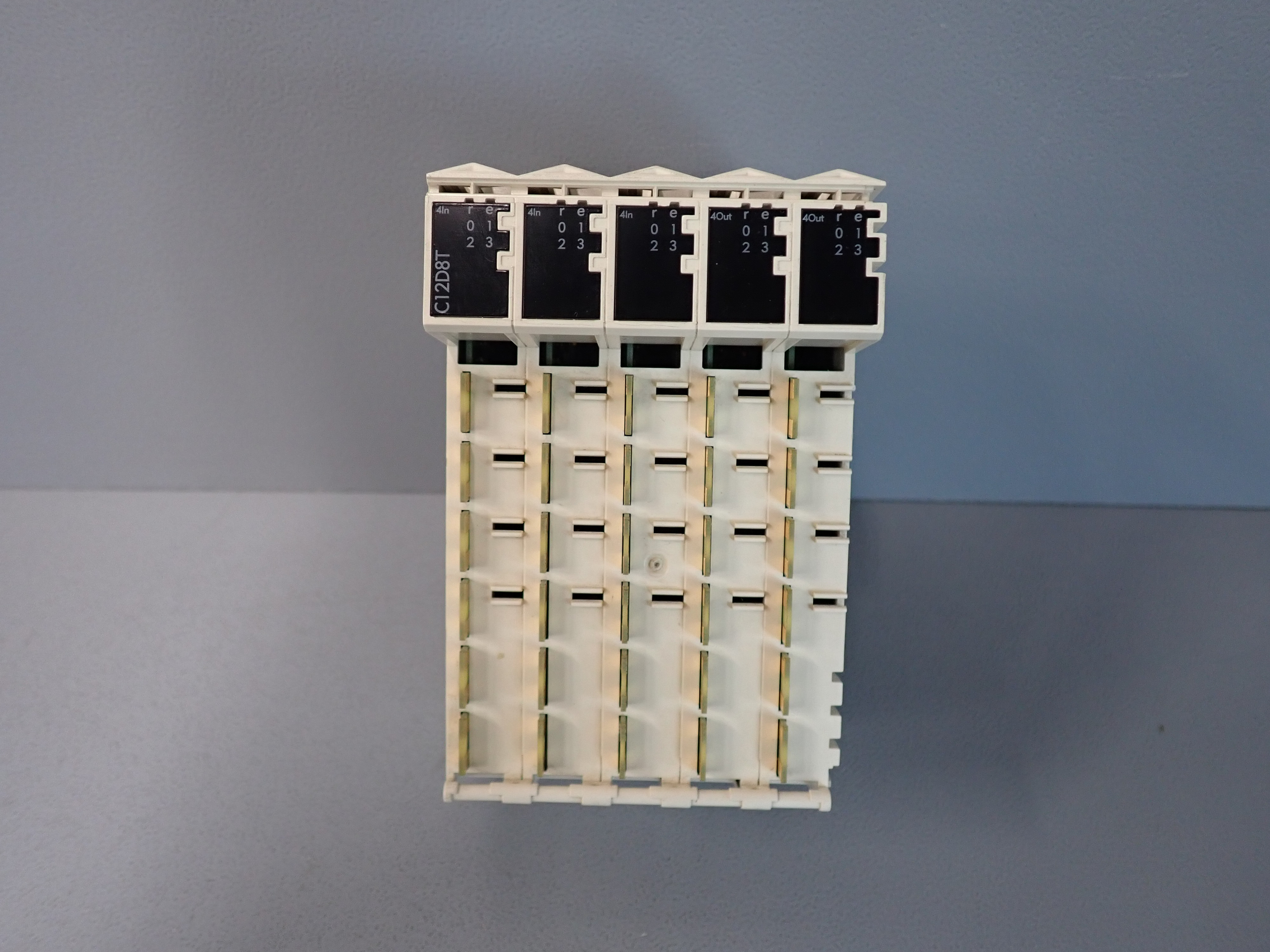 SCHNEIDER  TM5C12D8T